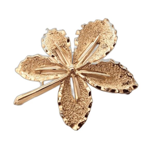 Vintage Sarah Coventry Textured Gold Tone Mid Century Leaf Brooch - Picture 3 of 4